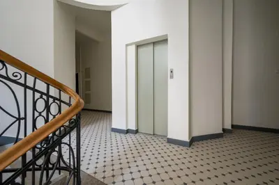 Plan piętra w obiekcie Hoża 62 Deluxe Studio by BookingHost