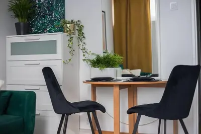Plan piętra w obiekcie Spacious Studio with Park View