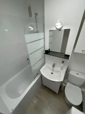 Łazienka w obiekcie City Centre Chłodna Apartment