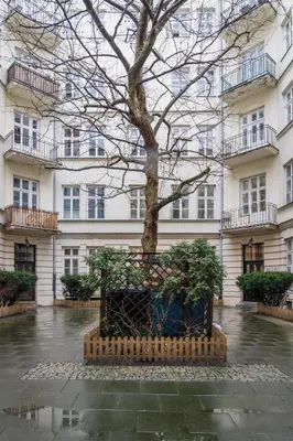 Budynek, w którym mieści się apartament