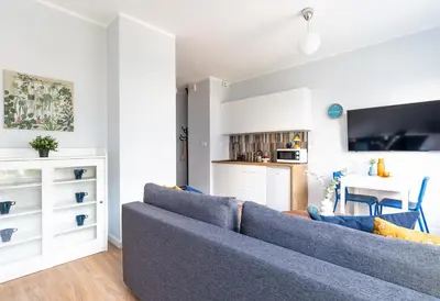 Telewizja i/lub zestaw kina domowego w obiekcie Aleja Krakowska SuperApart Modern Studio