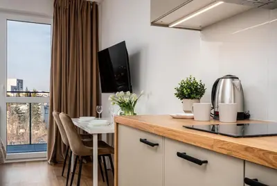 Kuchnia lub aneks kuchenny w obiekcie Pileckiego 59 Free Parking By Perfect Apart