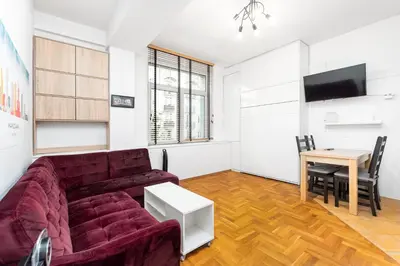 Telewizja i/lub zestaw kina domowego w obiekcie Wileńska 33 by Homeprime