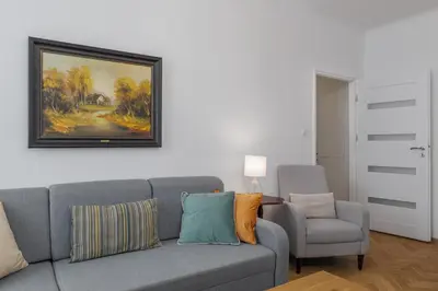 Część wypoczynkowa w obiekcie Luxury in Cozy Spacious Condo near Heart of Warsaw
