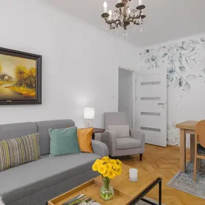 Luxury in Cozy Spacious Condo near Heart of Warsaw