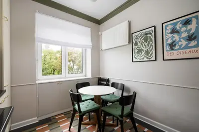 Część wypoczynkowa w obiekcie Hala Mirowska Spacious Apartment by BookingHost