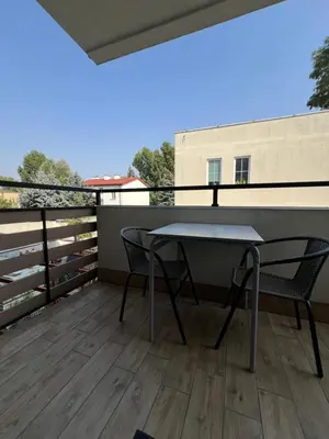 Balkon lub taras w obiekcie Orange Studio with balcony - free parking and self check-in