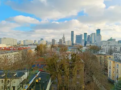Widok na miasto Warszawa z tego apartamentu