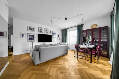 Telewizja i/lub zestaw kina domowego w obiekcie Skierniewicka Apt - Parking, Workspace, Balcony - by Rentujemy