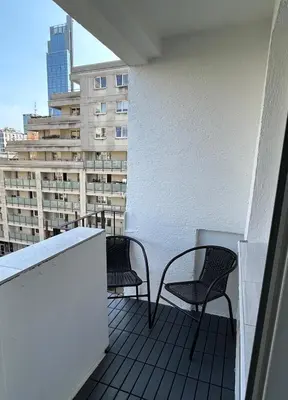 Balkon lub taras w obiekcie Remote Work Friendly Apartment - Ideal for Monthly Stay