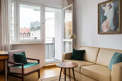 Część wypoczynkowa w obiekcie Grand Theatre Cosy Apartment by BookingHost