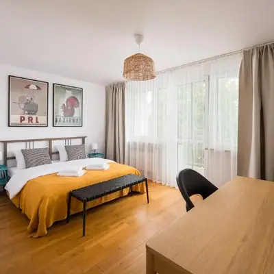 Metro Stokłosy 2-Bedroom Apartment by BookingHost
