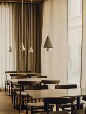 Restauracja lub miejsce do jedzenia w obiekcie PURO Warszawa Stare Miasto