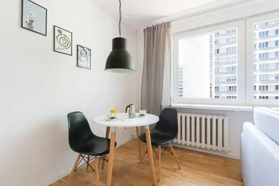 Część wypoczynkowa w obiekcie Cosy Studio in the centre of Warsaw by Noclegi Renters