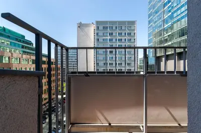 Balkon lub taras w obiekcie Cosy Studio in the centre of Warsaw by Noclegi Renters