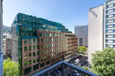 Budynek, w którym mieści się apartament