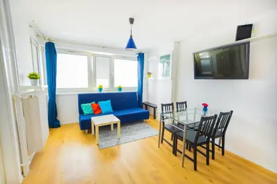 Telewizja i/lub zestaw kina domowego w obiekcie Super Central Chmielna str Apt Super view