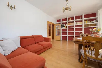 Część wypoczynkowa w obiekcie Spacious Apartment with Parking by Noclegi Renters