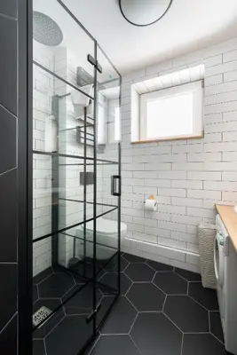 Łazienka w obiekcie Aleja Waszyngtona Deluxe Apartment by BookingHost