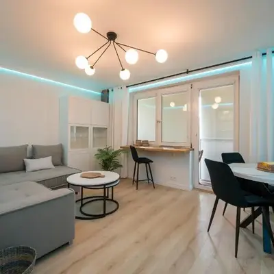 Aleja Waszyngtona Deluxe Apartment by BookingHost