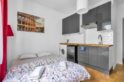 Kuchnia lub aneks kuchenny w obiekcie Finlandzka 5A by Homeprime