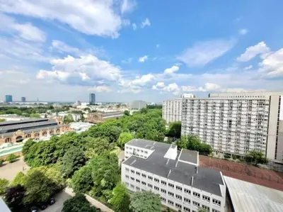Widok na miasto Warszawa z tego apartamentu