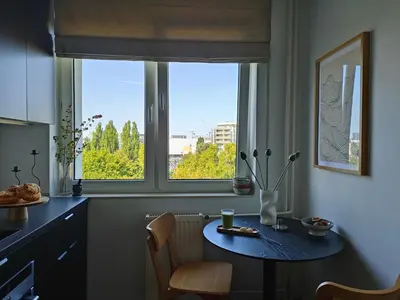 Kuchnia lub aneks kuchenny w obiekcie 7th Floor Apartment Mokotów - parking