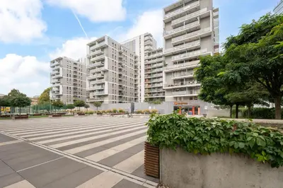Budynek, w którym mieści się apartament