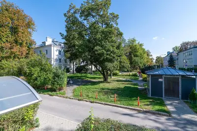 Ogród w obiekcie RentPlanet - Apartament Służew