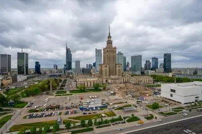 Widok na miasto Warszawa z tego apartamentu