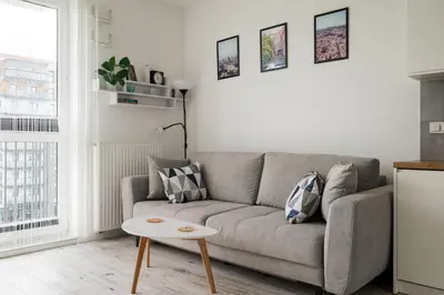 Część wypoczynkowa w obiekcie Warszawa Rakowska Cosy Apartment by BookingHost