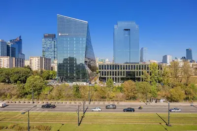 Widok na miasto Warszawa z tego apartamentu