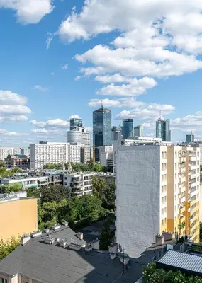 Widok na miasto Warszawa z tego apartamentu