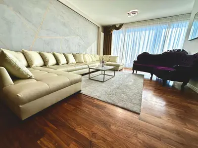 Część wypoczynkowa w obiekcie SecretFace Penthouse Grójecka 120m2 z tarasem 40m2