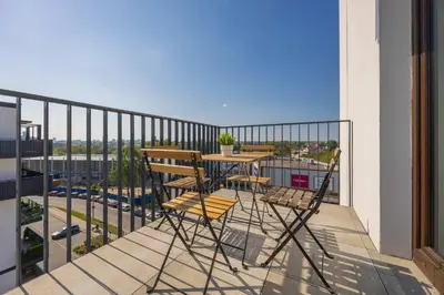 Balkon lub taras w obiekcie Exceptional Apartment in Warsaw with Parking by Noclegi Renters