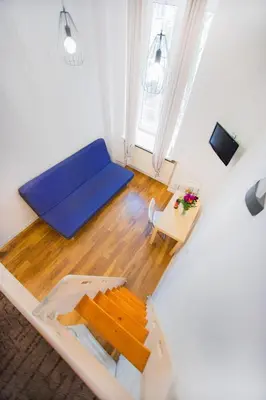 Telewizja i/lub zestaw kina domowego w obiekcie Lovely Hoza str Studio Super central location