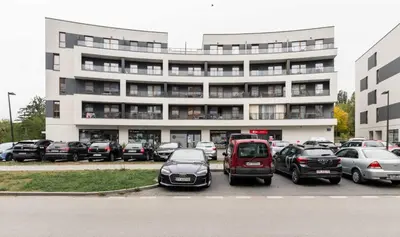 Budynek, w którym mieści się apartament