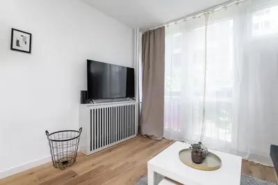 Telewizja i/lub zestaw kina domowego w obiekcie SuperApart Jana Pawła II apt 312 - Blisko Hala Mirowska