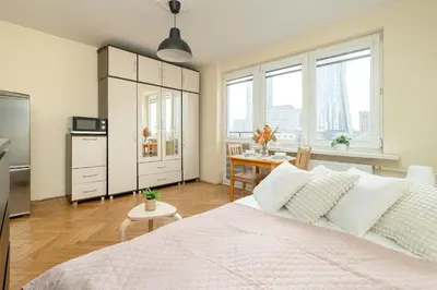 Kuchnia lub aneks kuchenny w obiekcie Warsaw Center Studio with Balcony, Bathub and City View by Noclegi Renters