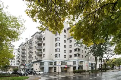 Budynek, w którym mieści się apartament