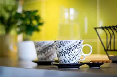 Zestaw do parzenia kawy i herbaty w obiekcie Batorego Studio