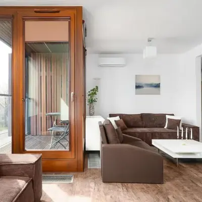 Urban Chic - Great Location - One Bedroom Apartment - Kolejowa
