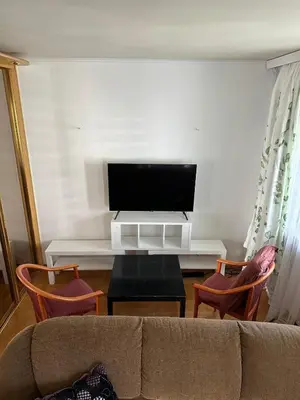 Telewizja i/lub zestaw kina domowego w obiekcie Chmielna 106b