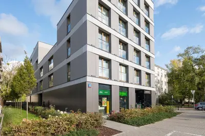 Budynek, w którym mieści się apartament
