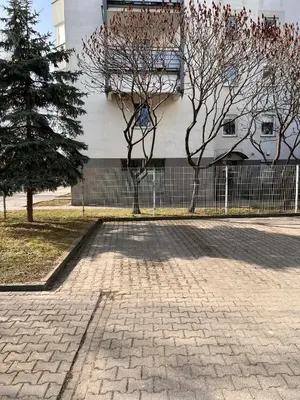 Budynek, w którym mieści się apartament