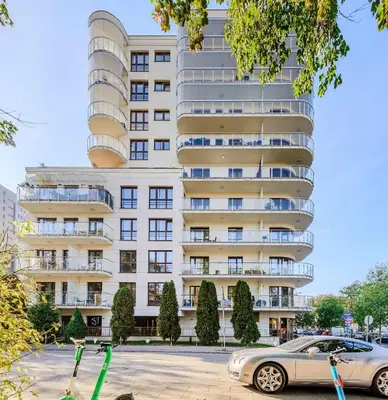 Budynek, w którym mieści się apartament