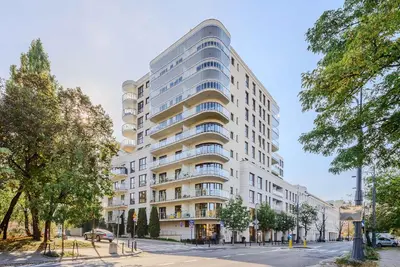 Budynek, w którym mieści się apartament