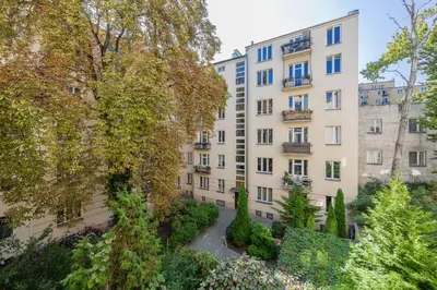 Ogród w obiekcie Atmospheric 1 Bedroom Apartment by Noclegi Renters