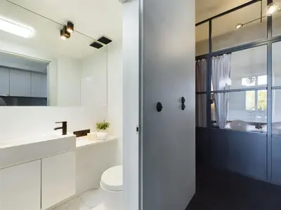 Łazienka w obiekcie Wyjątkowy Apartament z Widokiem na Pałac Kultury by Noclegi Renters