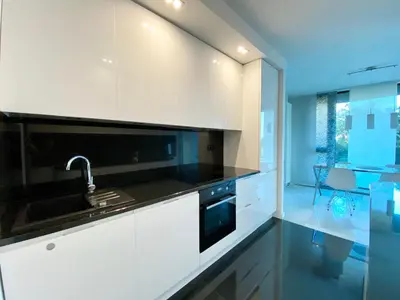 Kuchnia lub aneks kuchenny w obiekcie Luksusowy apartament dwupokojowy w TritonPark